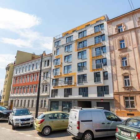 Studio Brand New Apartment #28 In New Building With Free Parking In City Center プラハ エクステリア 写真